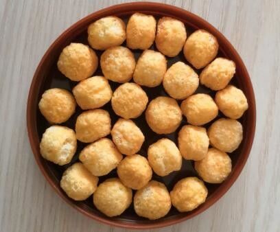 35KW Energy Puffed Snacks Chiki Balls Snack Making Machine pour une usine de production de collations